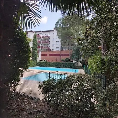 Avec Piscine, Clim, Wifi, Parking *
